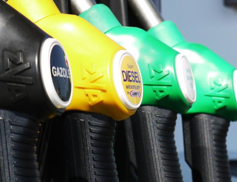 Caro benzina: come trovare i distributori che costano meno