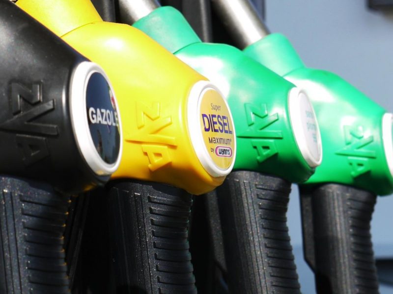 Caro benzina: come trovare i distributori che costano meno