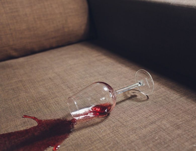 Come togliere le macchie di vino