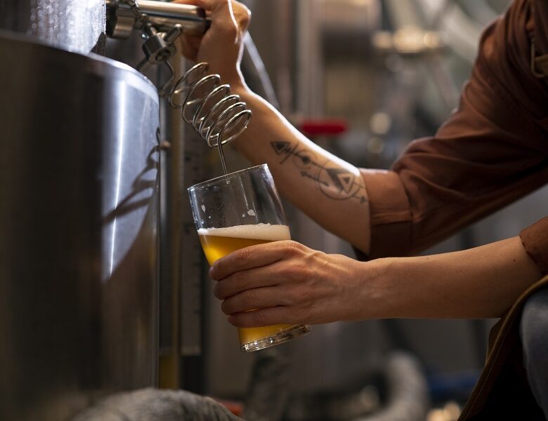 Chi ha inventato la birra: l’affascinante storia della bevanda più amata al mondo